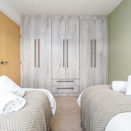 6 Guests - 3 Bedrooms - Free Wi-Fi - Manchester Kültér fotó